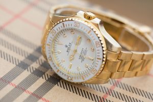 Le port d’une montre Rolex peut montrer qu’un consultant SEO réussit 